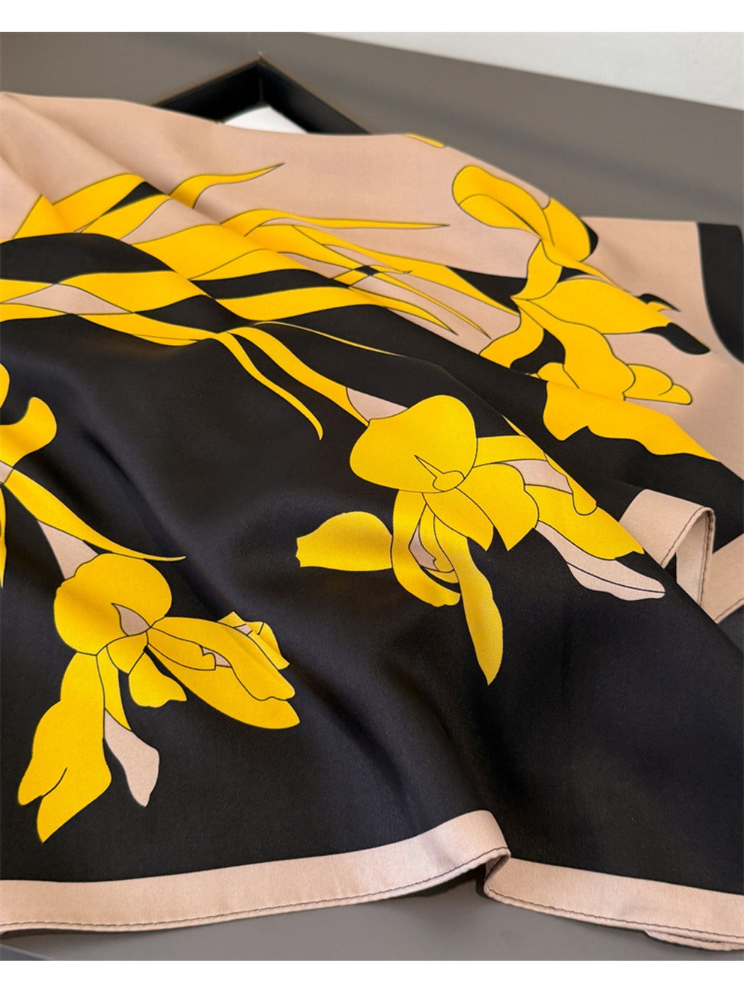 Scarvii - Vintage Floral Square Scarf
