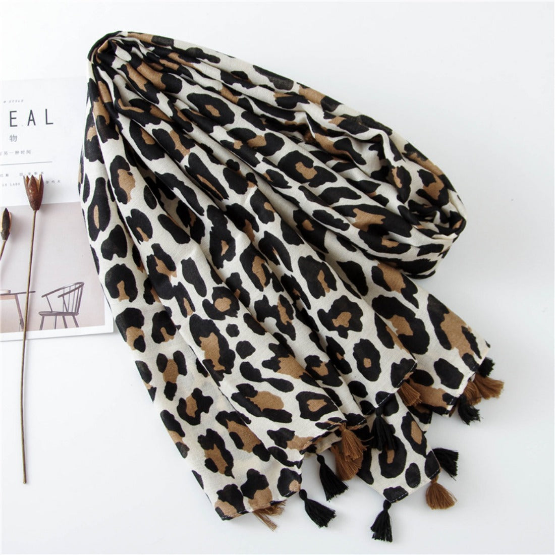 Scarvii - Stylish Leopard Print Scarf