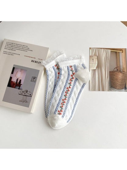 Rufia - Vintage Embroidered Lace Cuff Crew Socks product image 6
