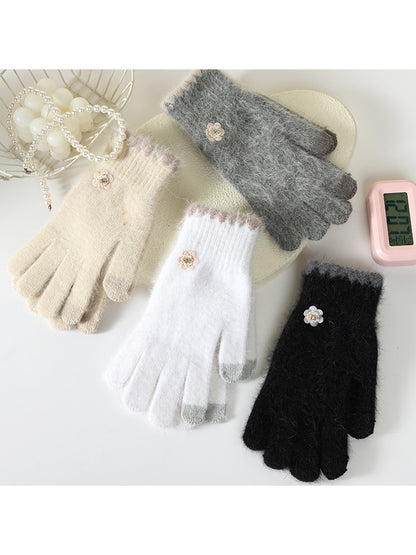 Gloving - Floral Accent Fuzzy Knit Winter Gloves