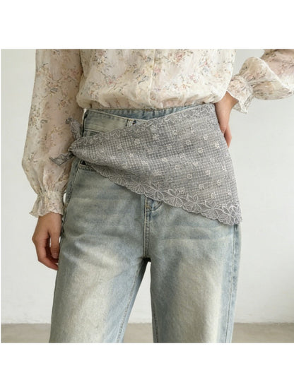 Scarvii - Floral Lace Embroidered Triangle Bandana