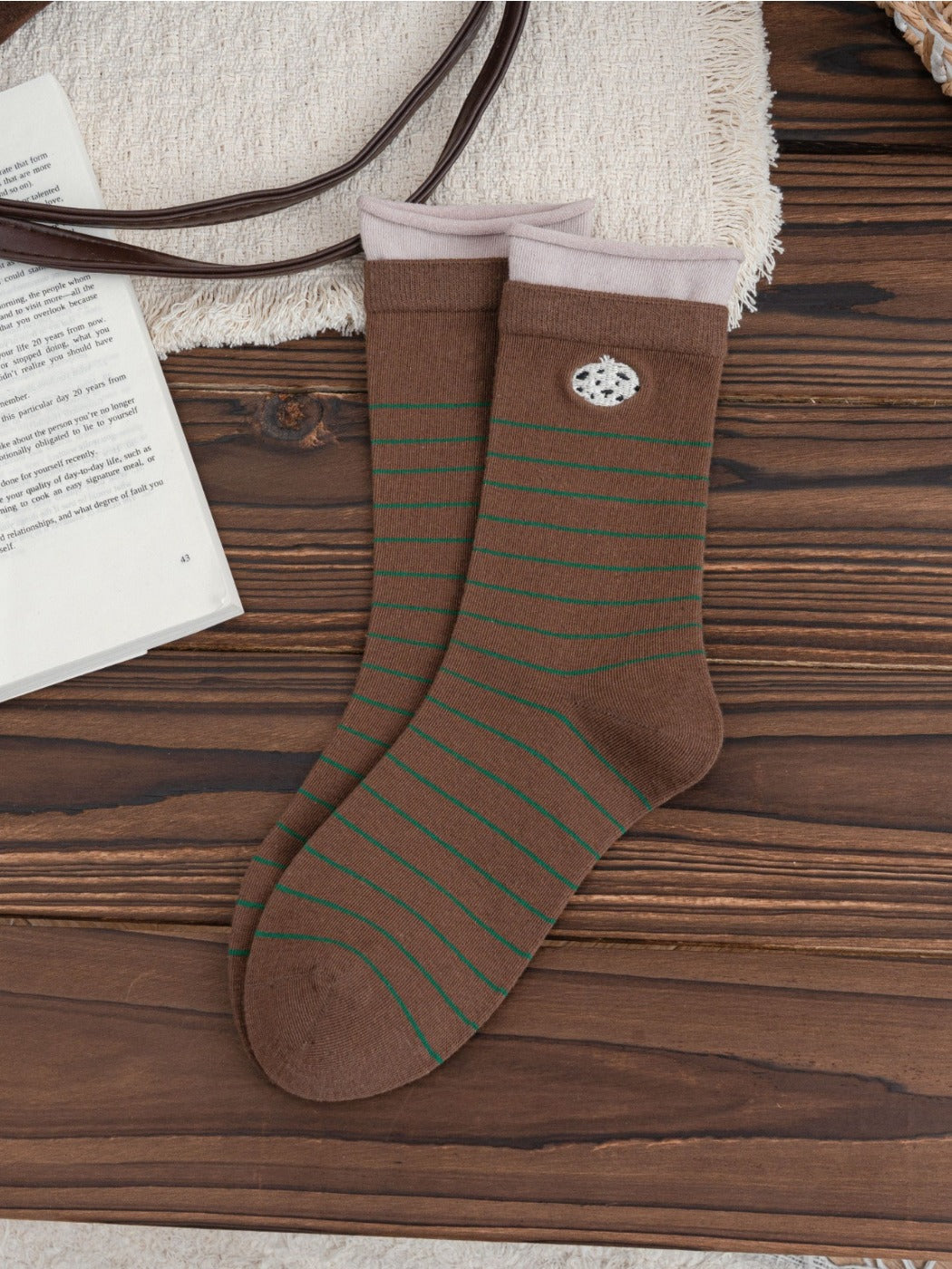 Rufia – Mid-Calf Color Block Cartoon Socks