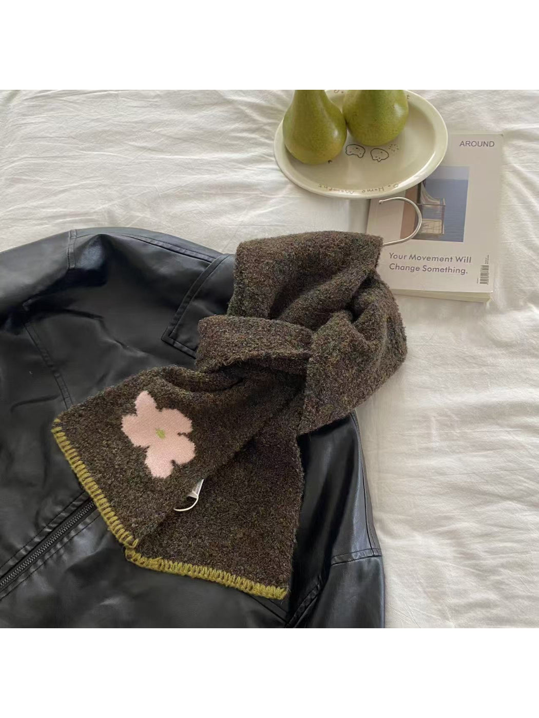 Scarvii - Flower Motif Blanket Stitch Knit Scarf