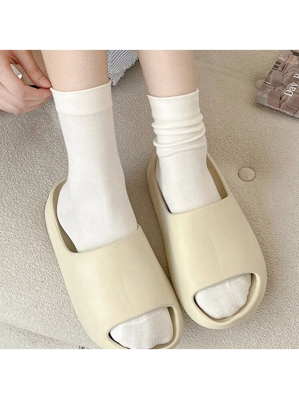 Rufia - Classic Creamy Solid Color Crew Socks