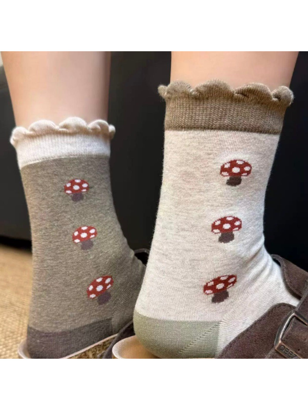 Rufia - Mushroom Print Ruffle Crew Sock