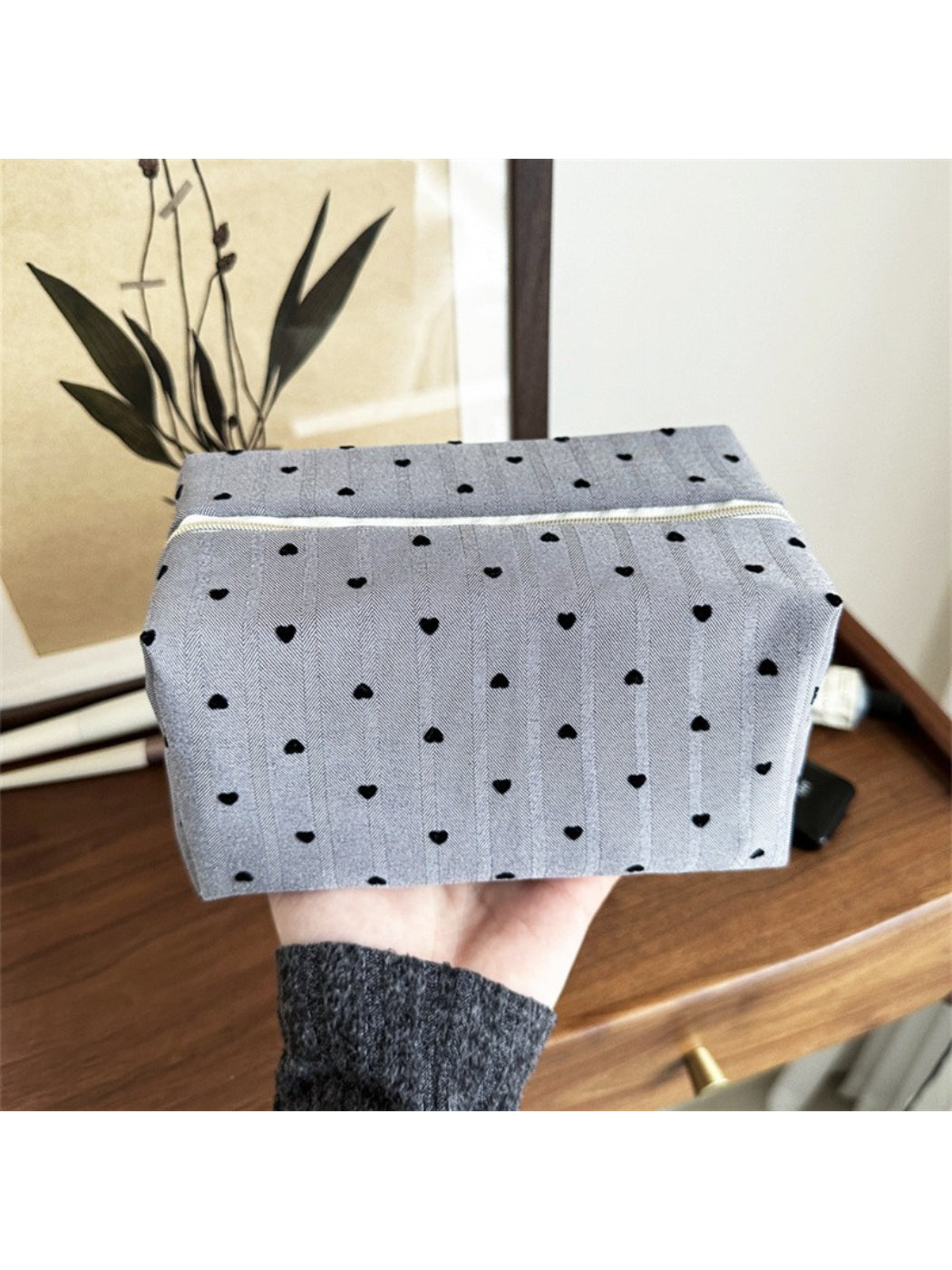 Side view of Cosbai Everyday Minimal Heart Makeup Pouch