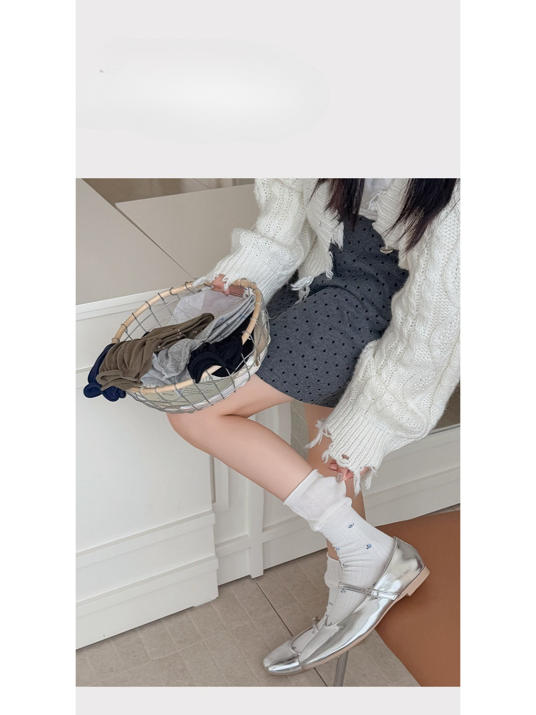 Rufia - Embroidered Ruffle Edge Crew Socks