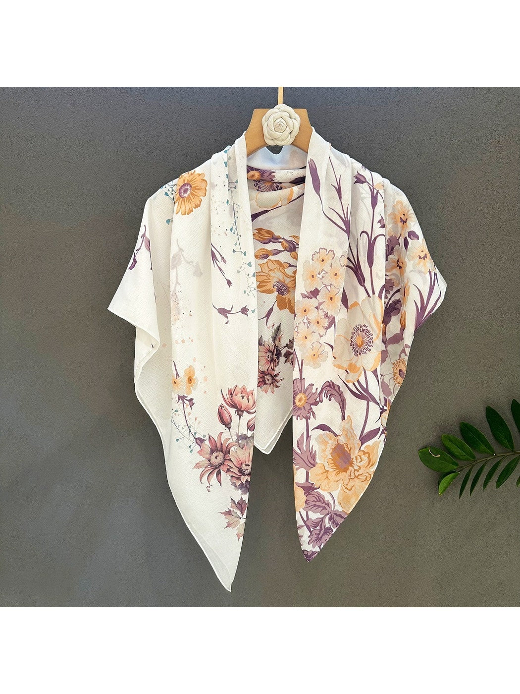 Scarvii - Light Purple Floral Pattern Square Scarf