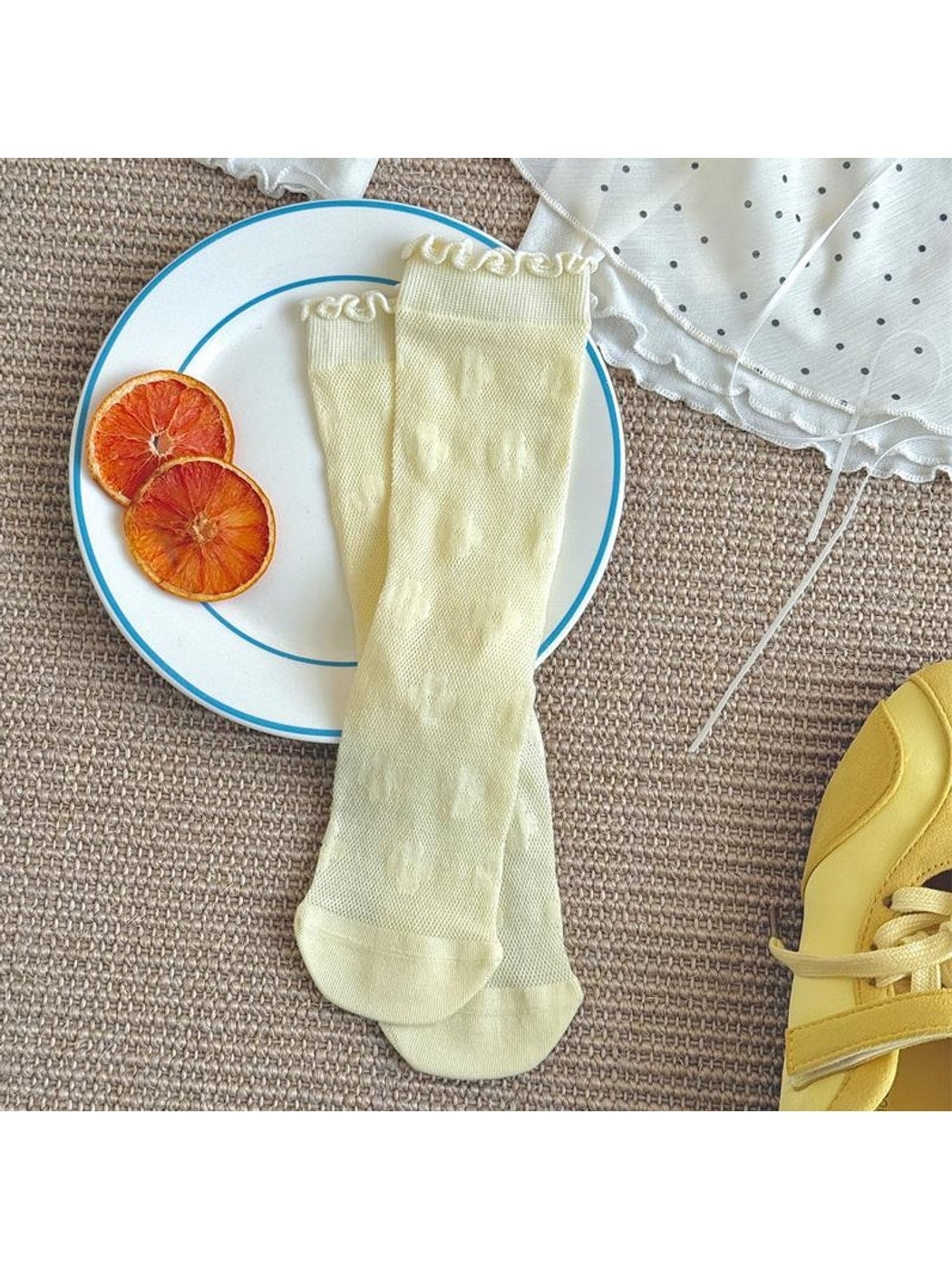 Rufia - Sweet Ruffled Detail Fashion Crew Socks