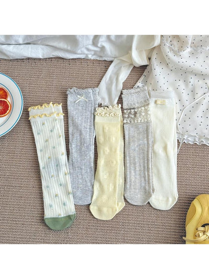 Rufia - Sweet Ruffled Detail Fashion Crew Socks