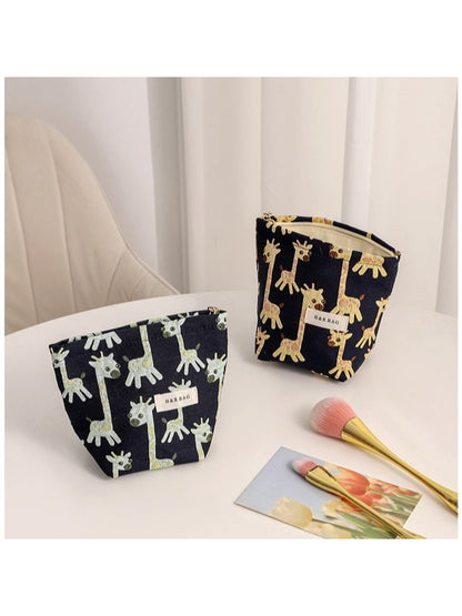 Cosbai - Giraffe Print Portable Storage Bag