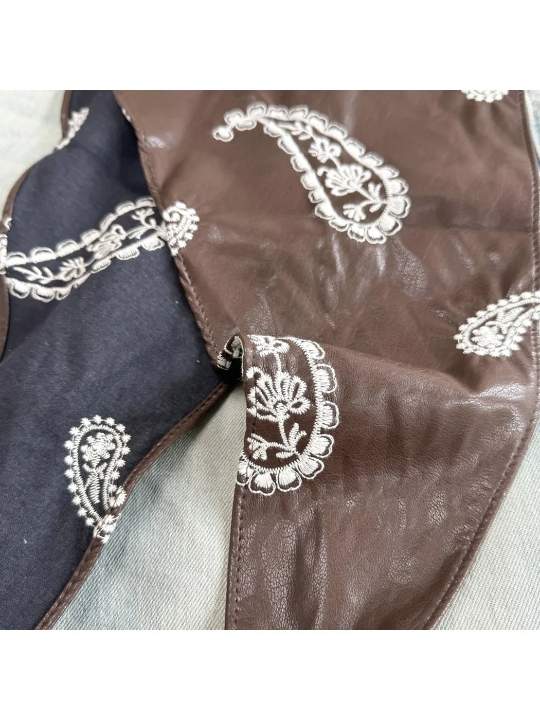 Scarvii - Reversible Paisley Triangle Scarf