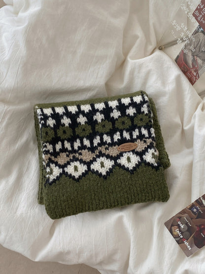 Scarvii - Geometric Floral Pattern Scarf