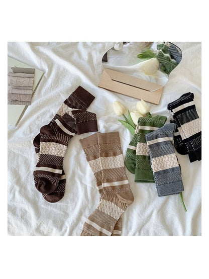 Rufia - Textured Zigzag Stripe Crew Socks