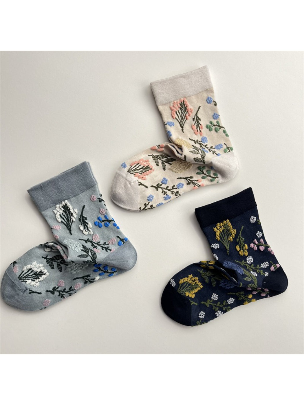 Rufia - Vintage Floral Embroidered Mid-Calf Socks