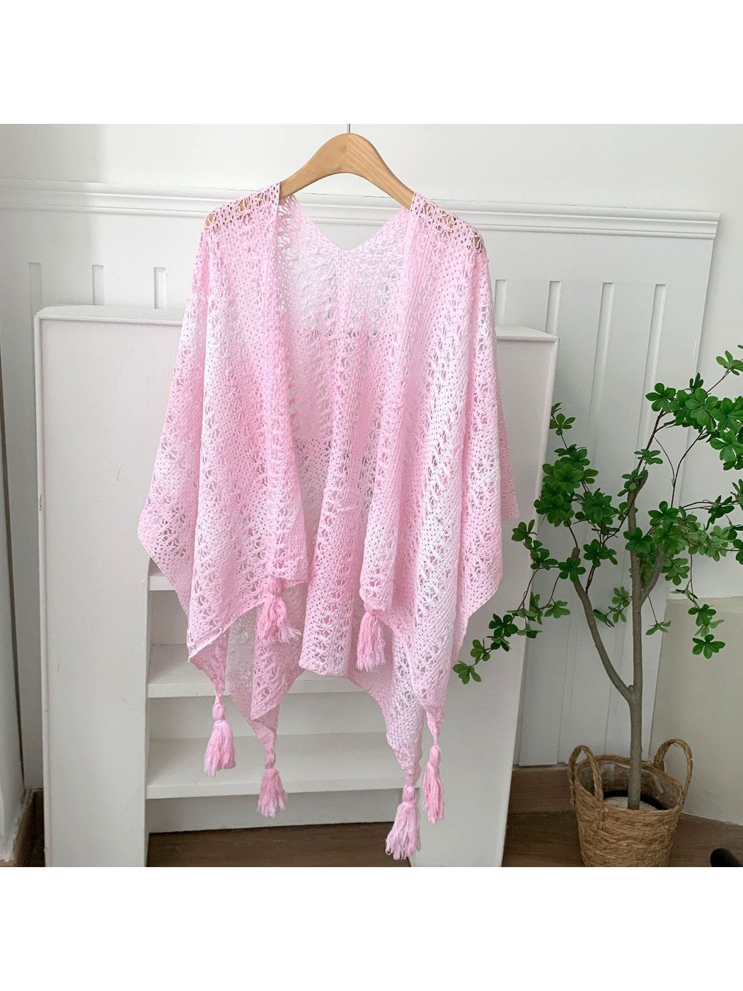 Scarvii - Gradient Openwork Tassel Trim Cape Shawl