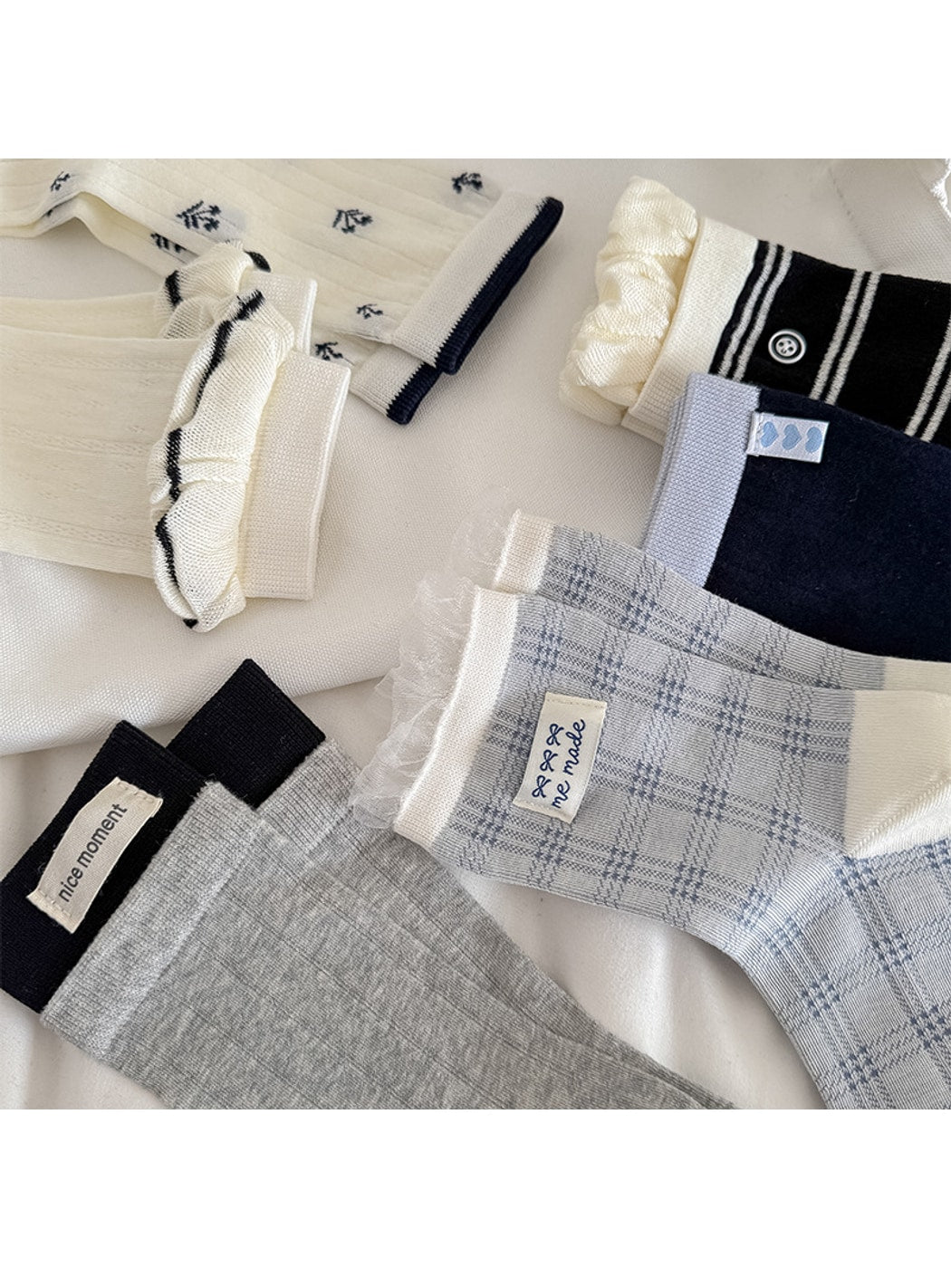 Rufia - Simple Pattern Openwork Crew Socks