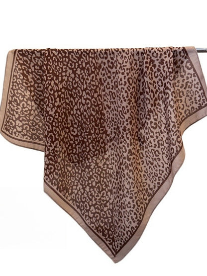 Scarvii - Classic Scarf with Leopard Print