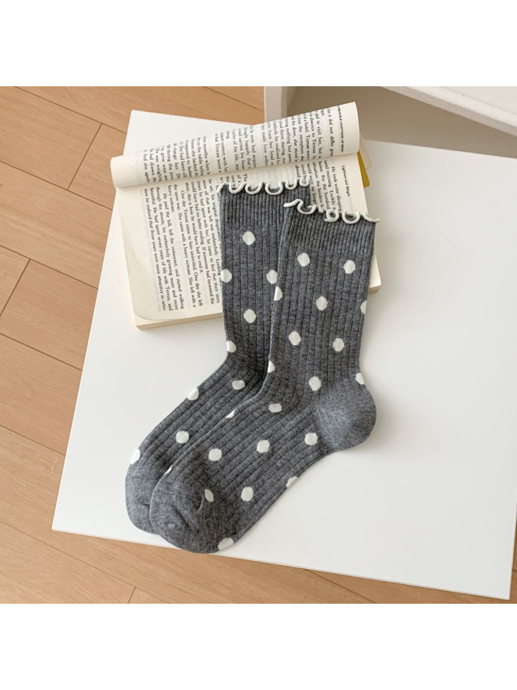 Rufia - Polka Dot Ruffle Edge Crew Socks