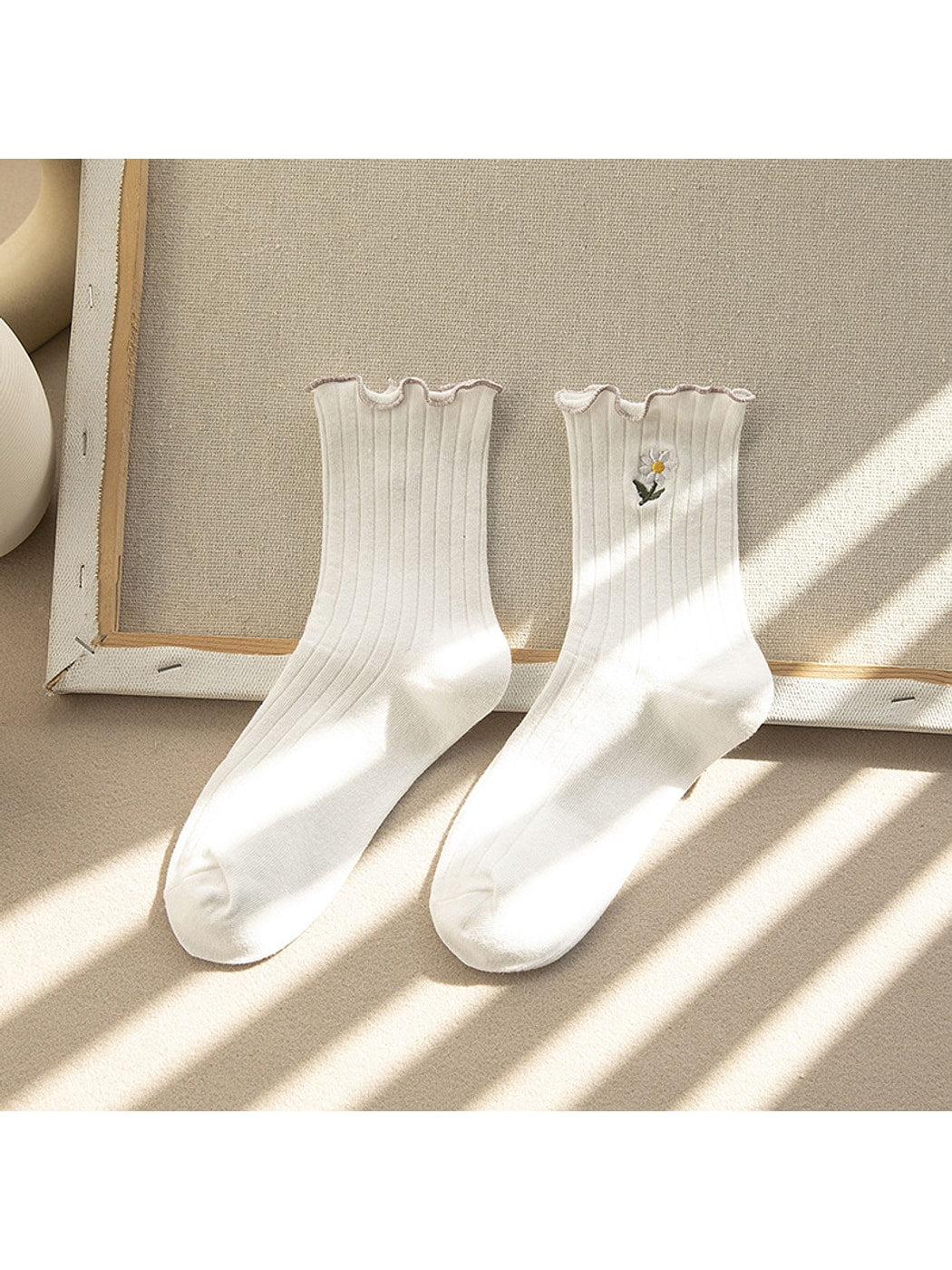 Rufia - Ruffle Trim Flower Embroidery Crew Socks