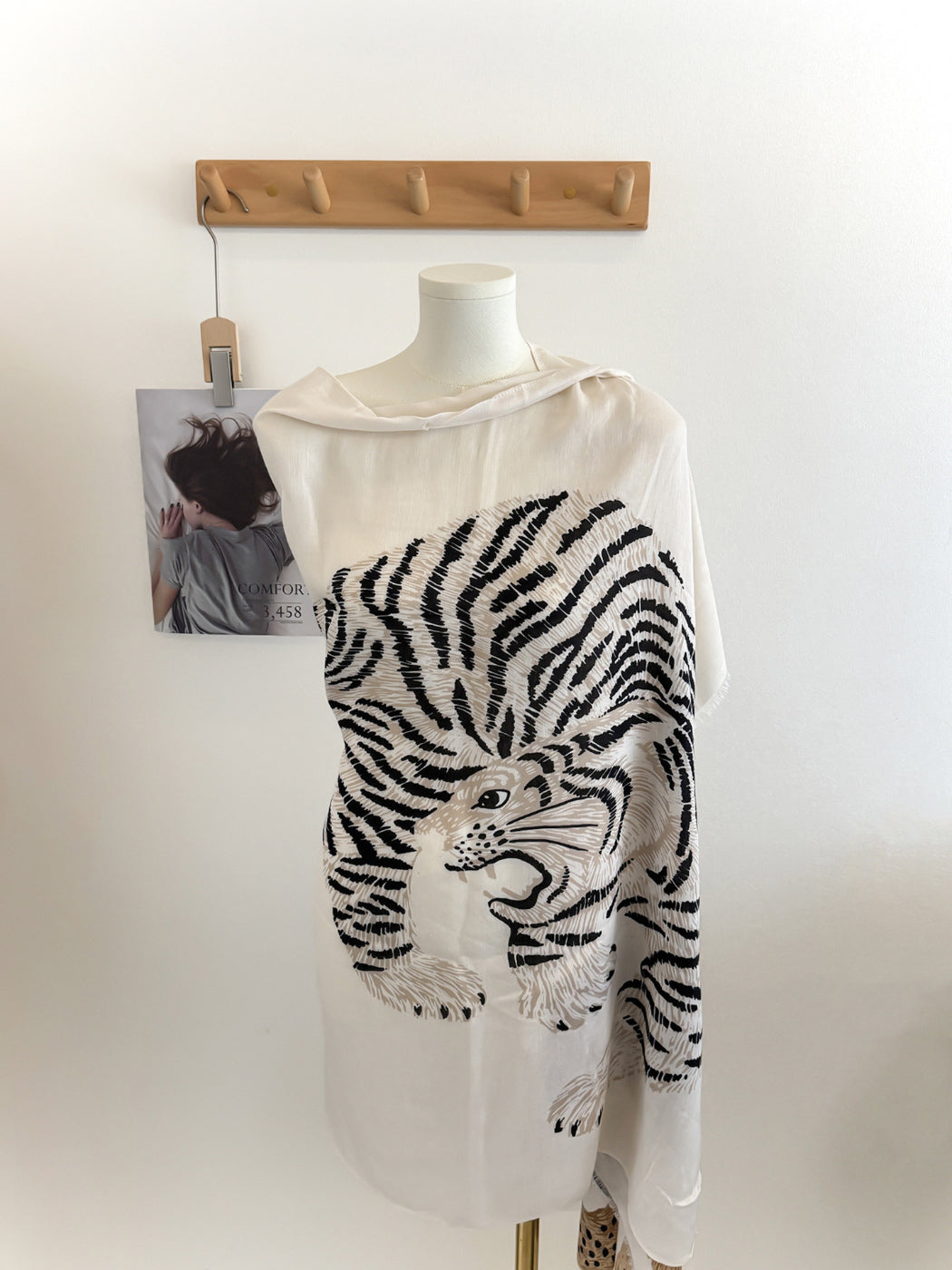 Scarvii - Wild Animal Print Shawl