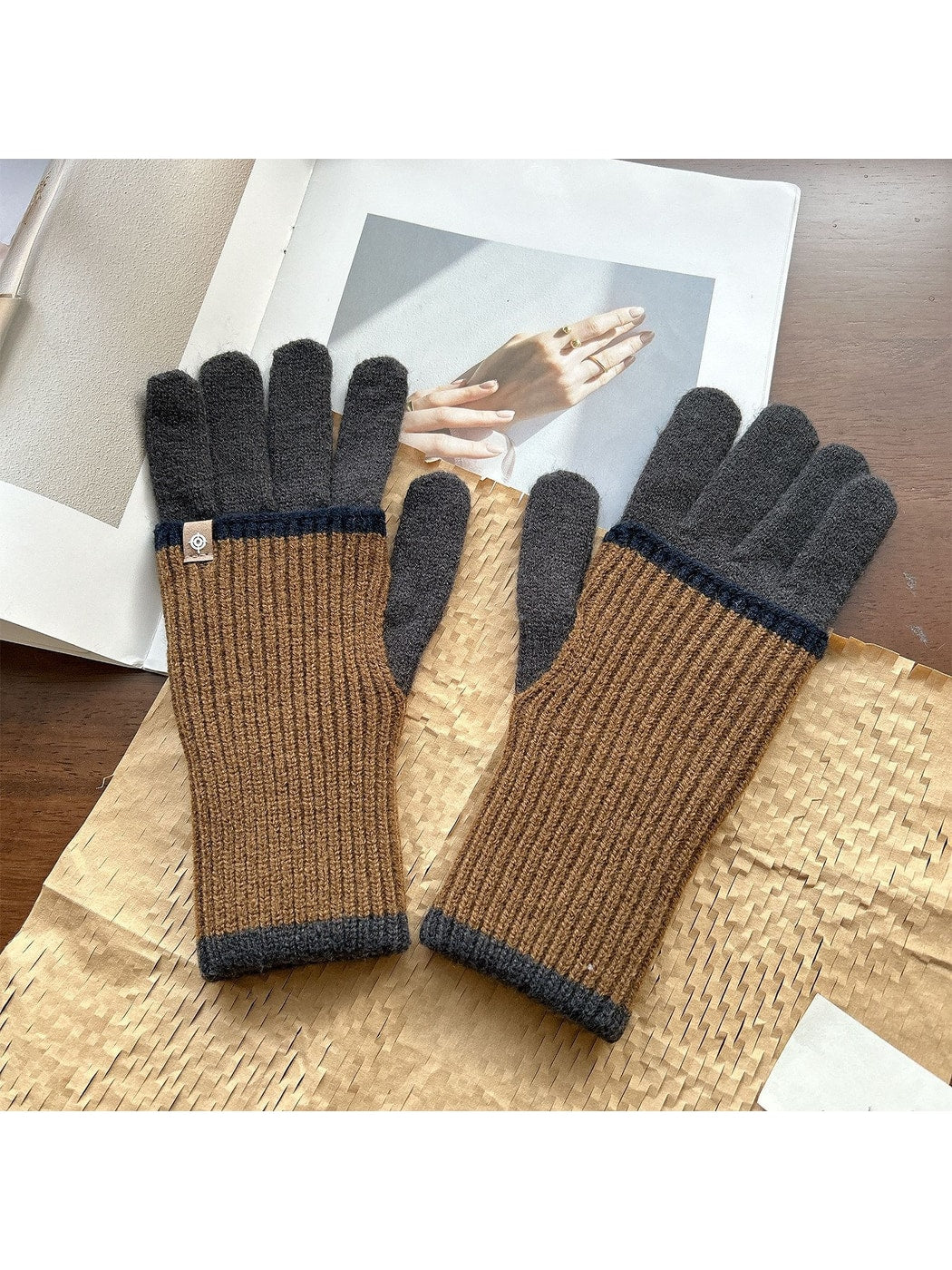 Gloving - Mixed Color Ribbed Finger-Opening Gloves