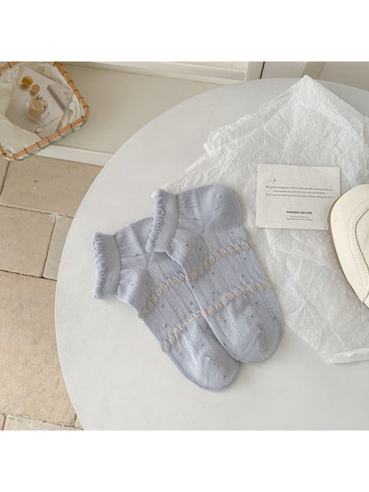 Rufia - Ribbed Ruffle Trim Casual Ankle Socks