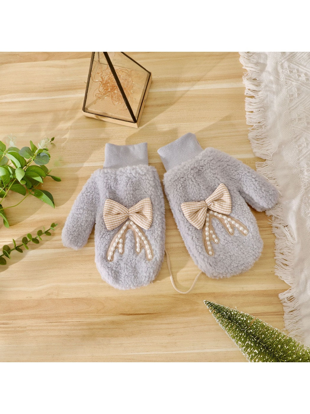 Gloving - Sweet Bow Accent Plush Winter Mittens