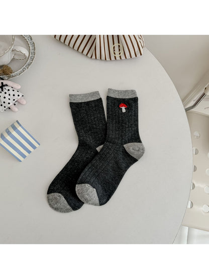 Rufia - Red Mushroom Detail Casual Crew Socks