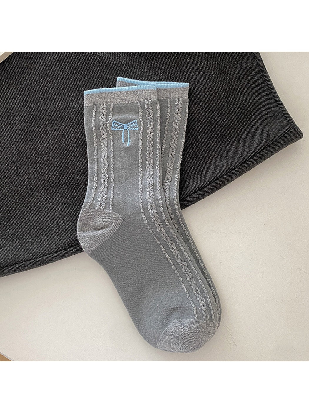 Rufia - Gray Base Pattern Ruffle Crew Socks