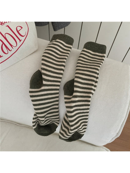 Rufia - Minimal Contrast Stripe Crew Socks