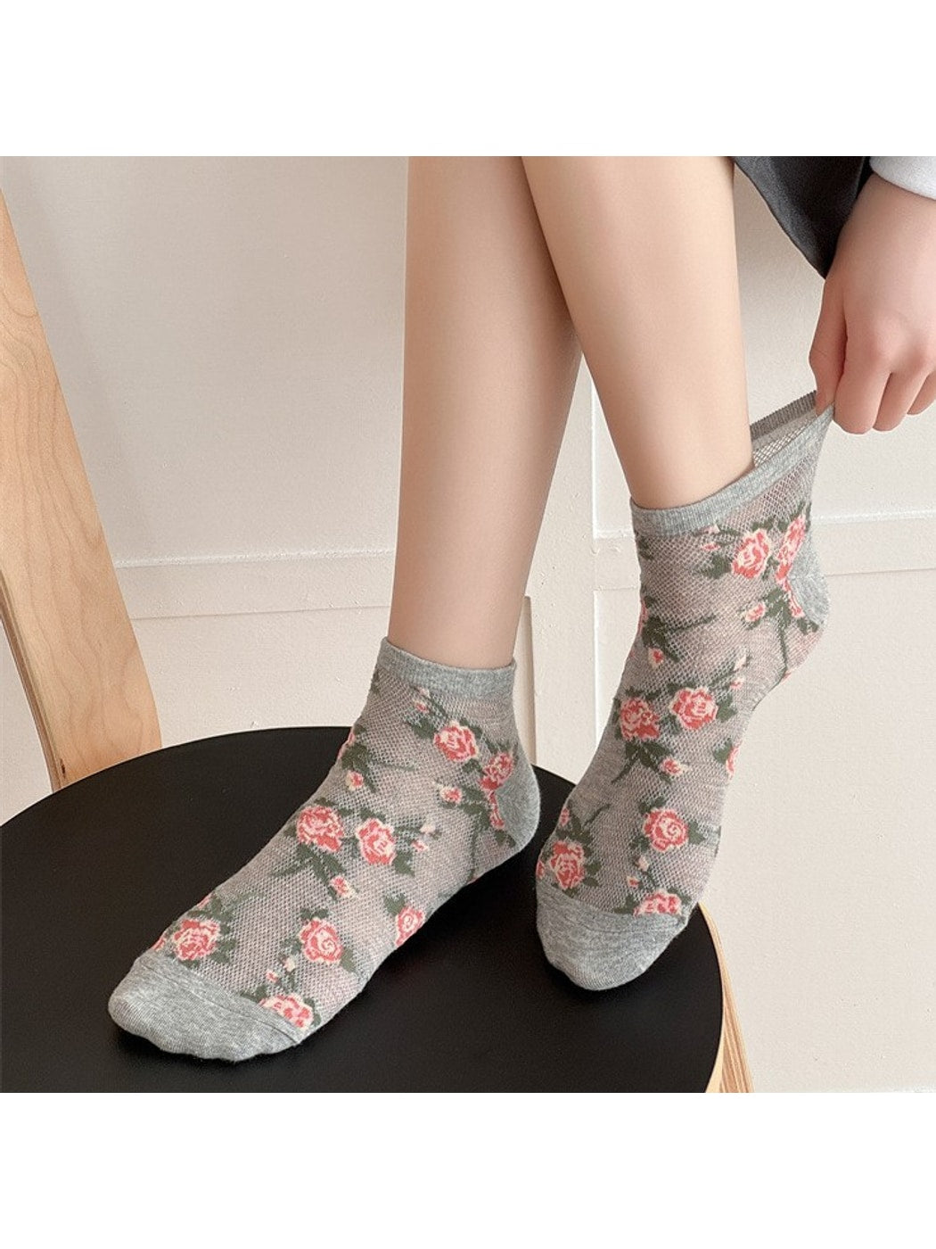 Rufia - Vintage Rose Pattern Ankle Socks