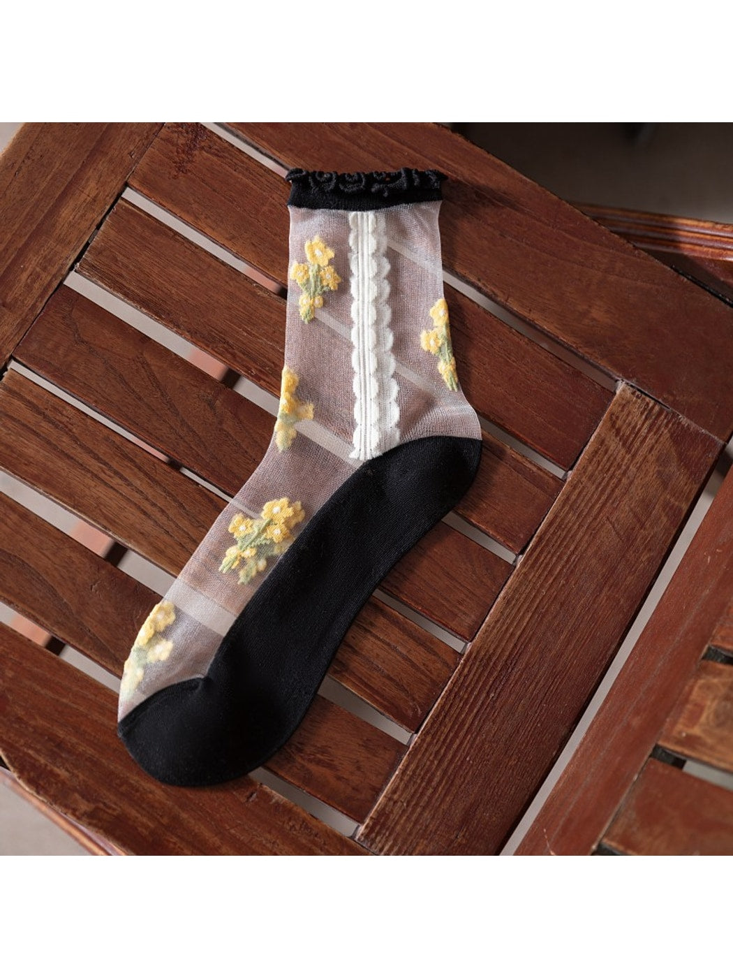 Rufia - Elegant Floral Pattern Ruffled Trim Crew Socks