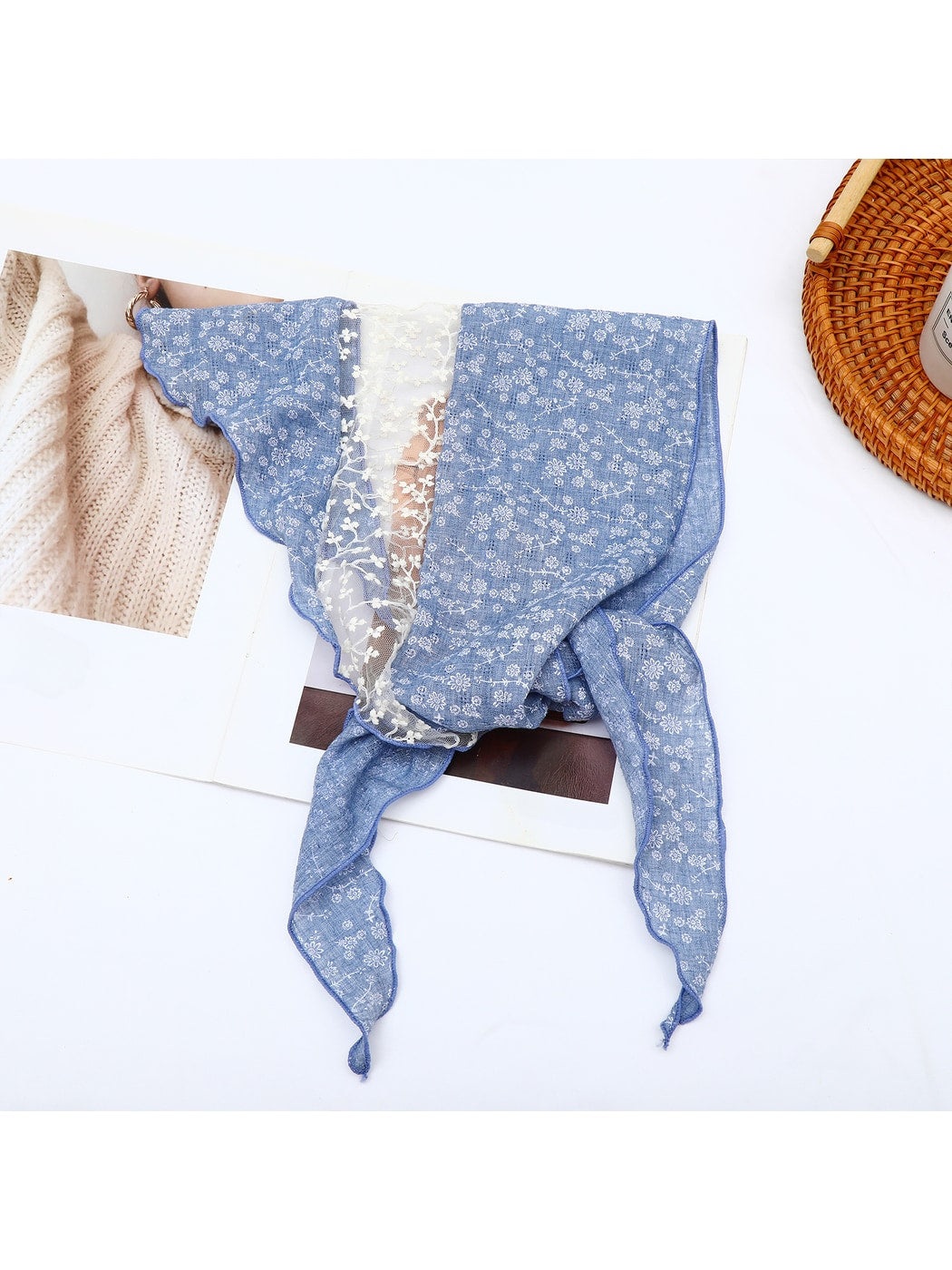 Scarvii - Vintage Lace Floral Print Triangle Bandana