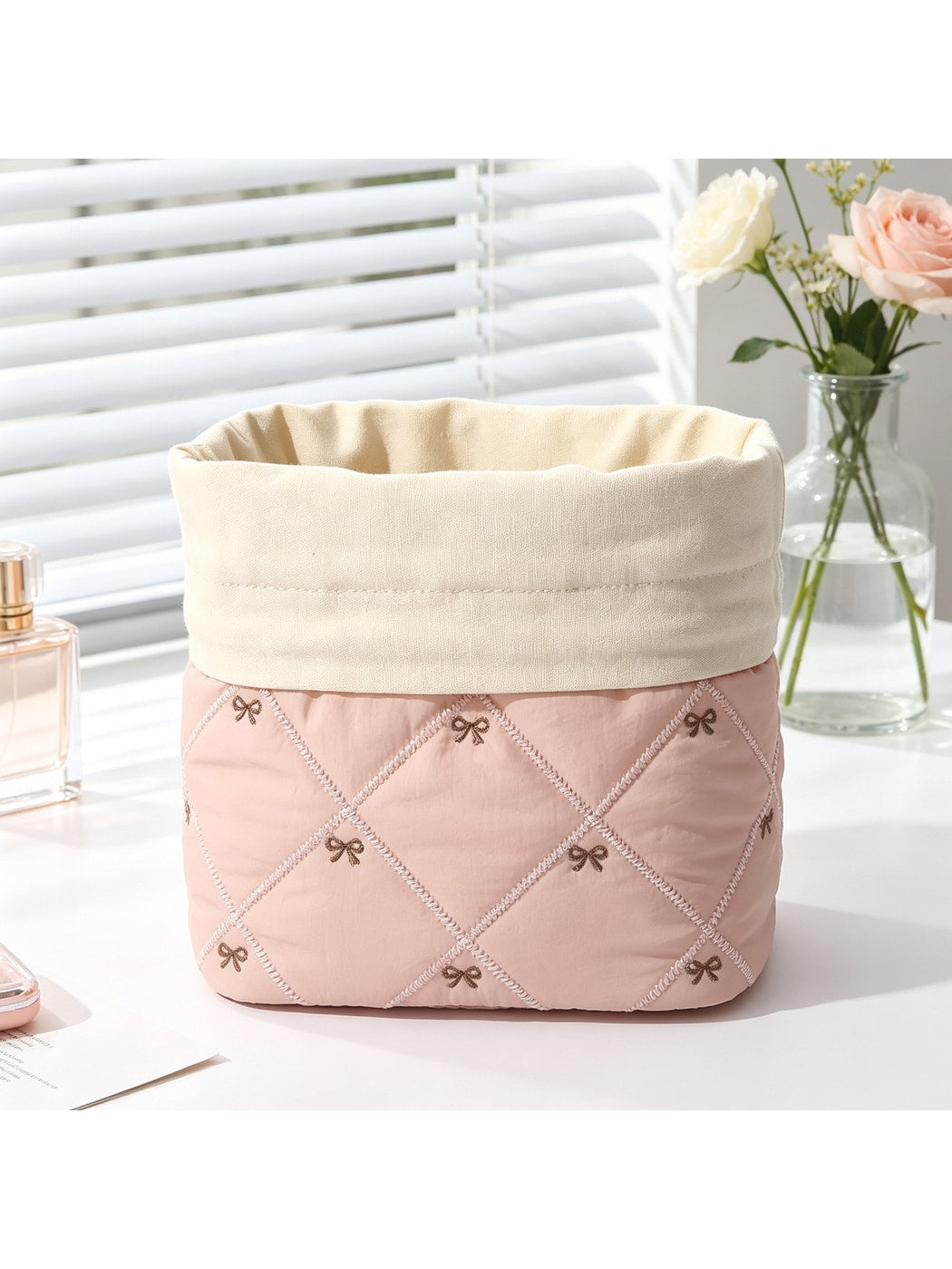 Cosbai - Bow Detail Quilted Drawstring Makeup Bag