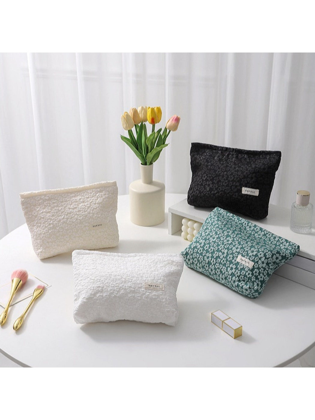 Cosbai - Geometric Print Handheld Makeup Bag