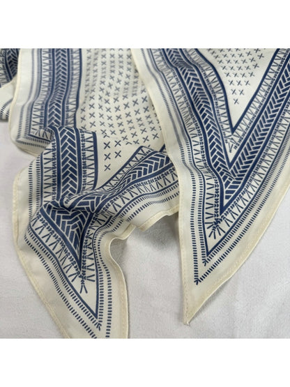 Scarvii - Minimalist Chic Style Triangle Scarf