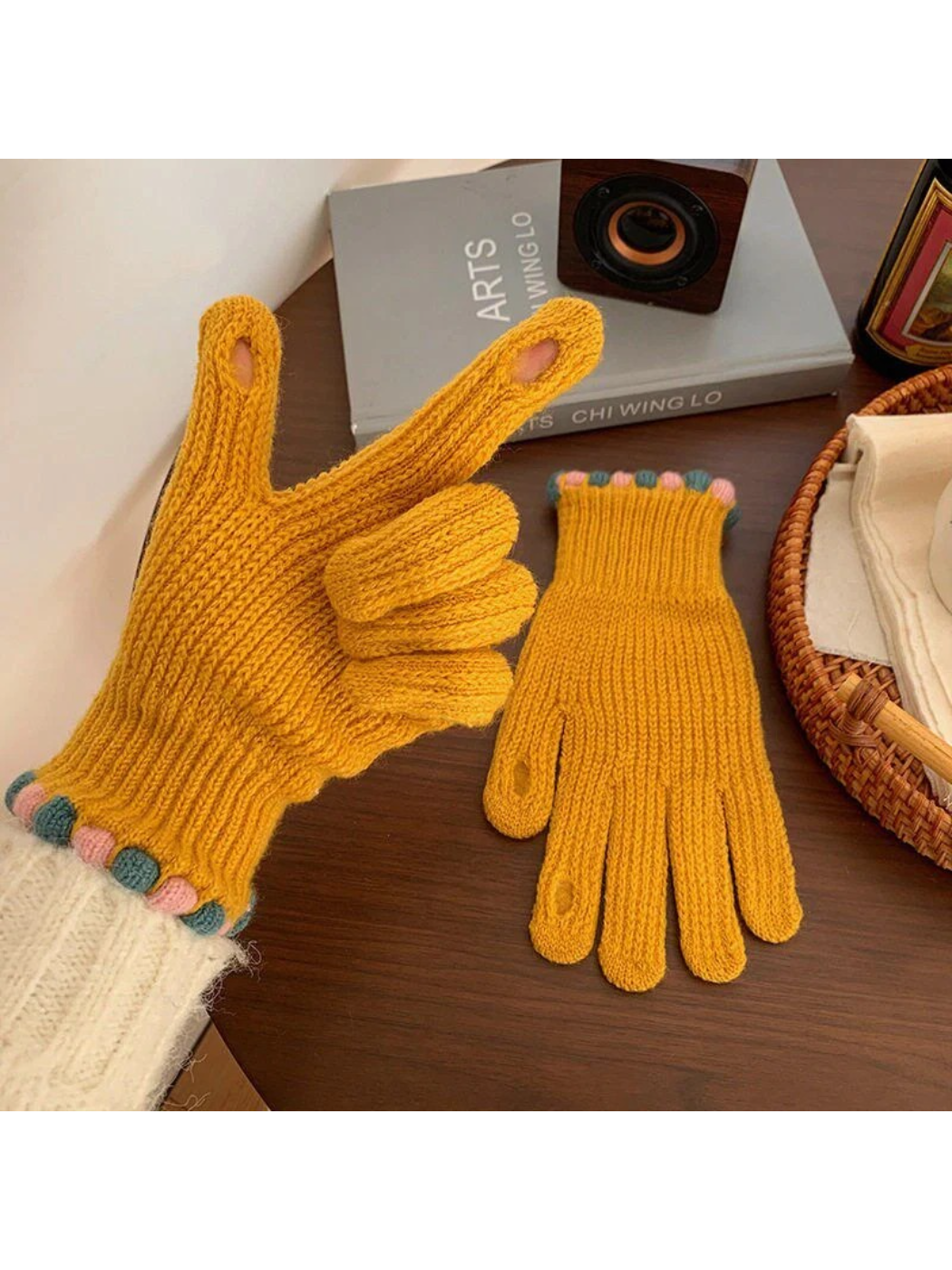 Gloving - Ribbed Knit Touchscreen Gloves