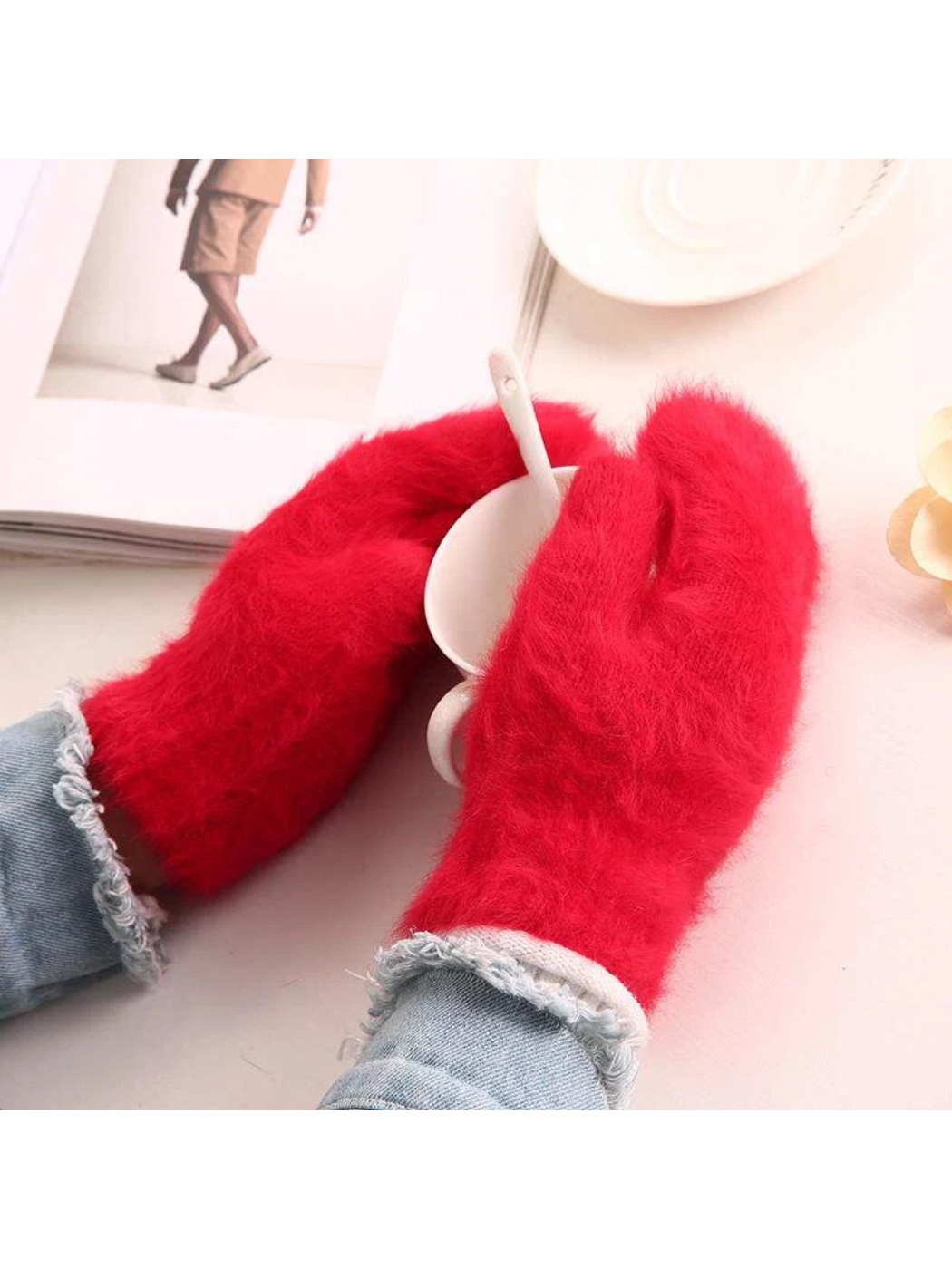 Gloving - Fuzzy Texture Ribbed-Cuff Mittens