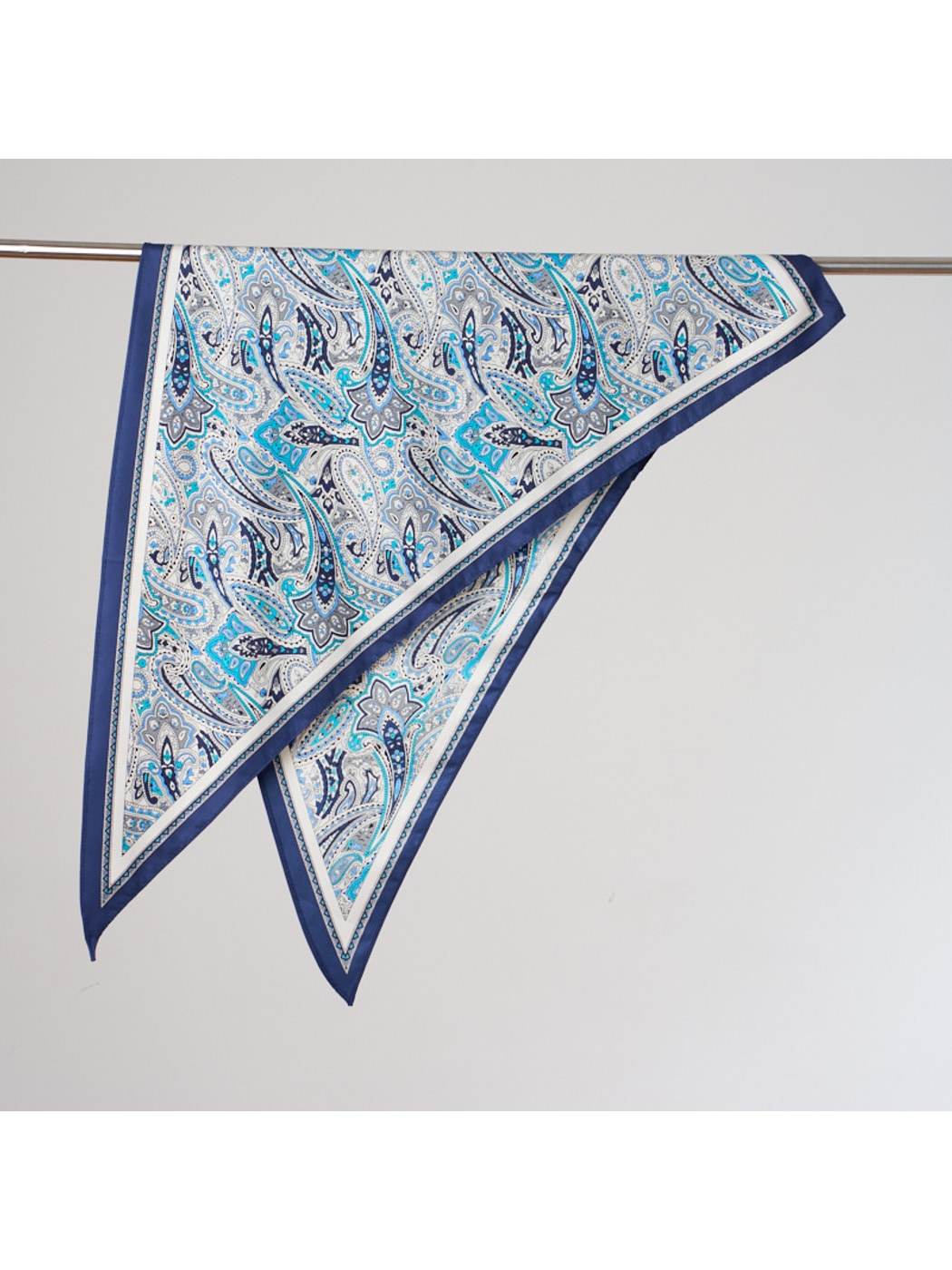 Scarvii - Classic Paisley Print Triangle Bandana