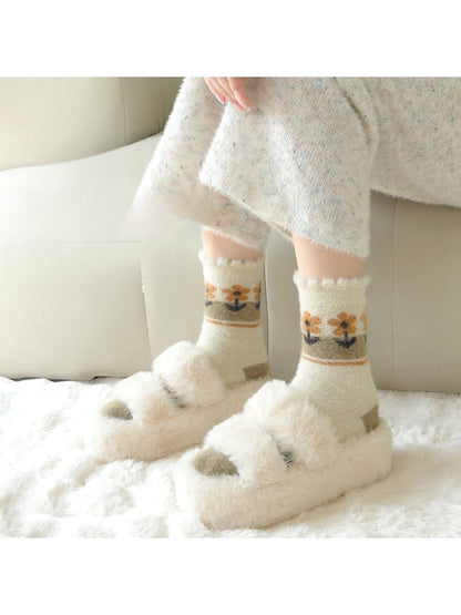 Rufia - Sweet Floral Print Plush Crew Socks