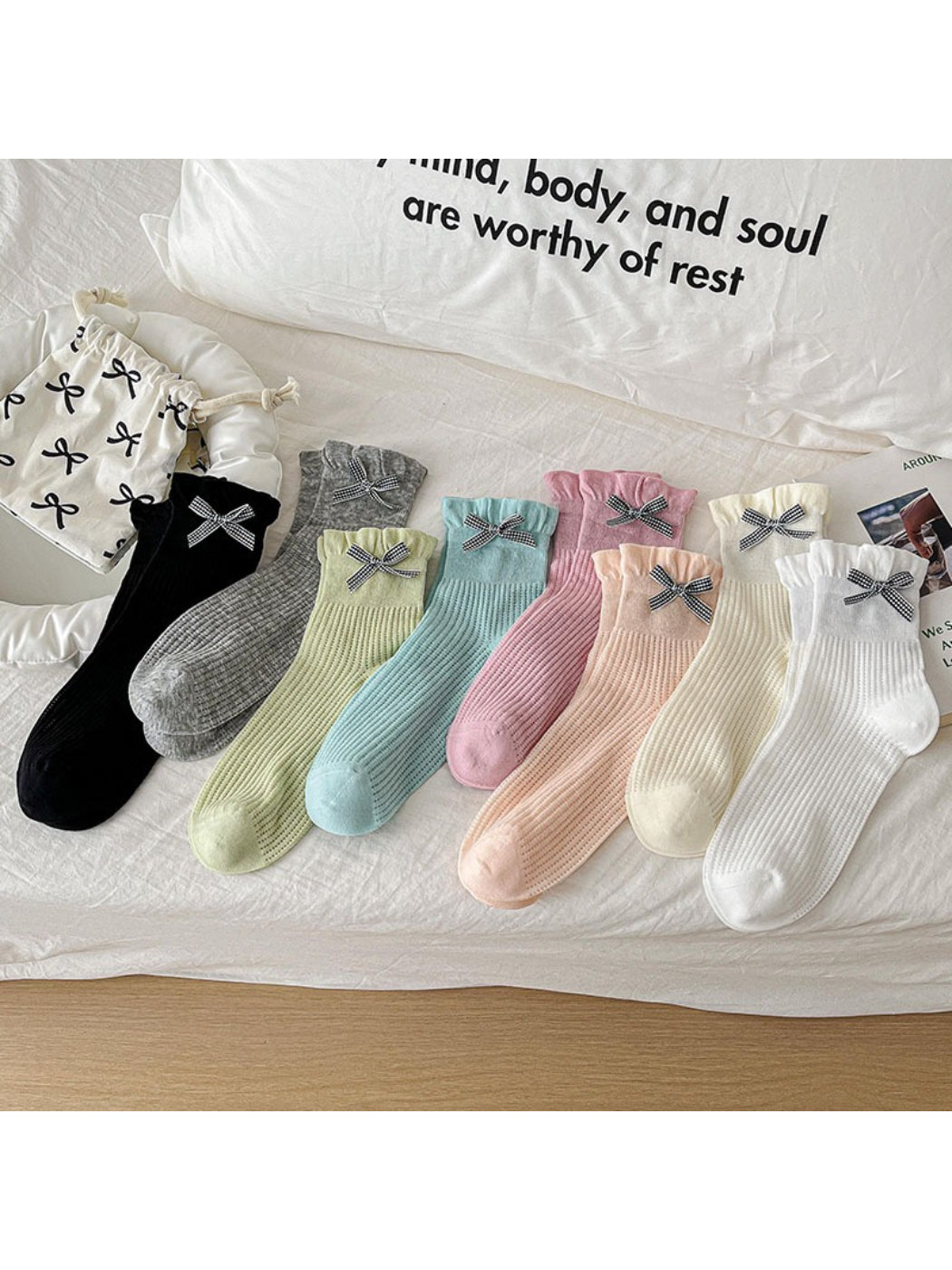 Rufia - Bow Trim Ribbed Ankle Socks product image 1