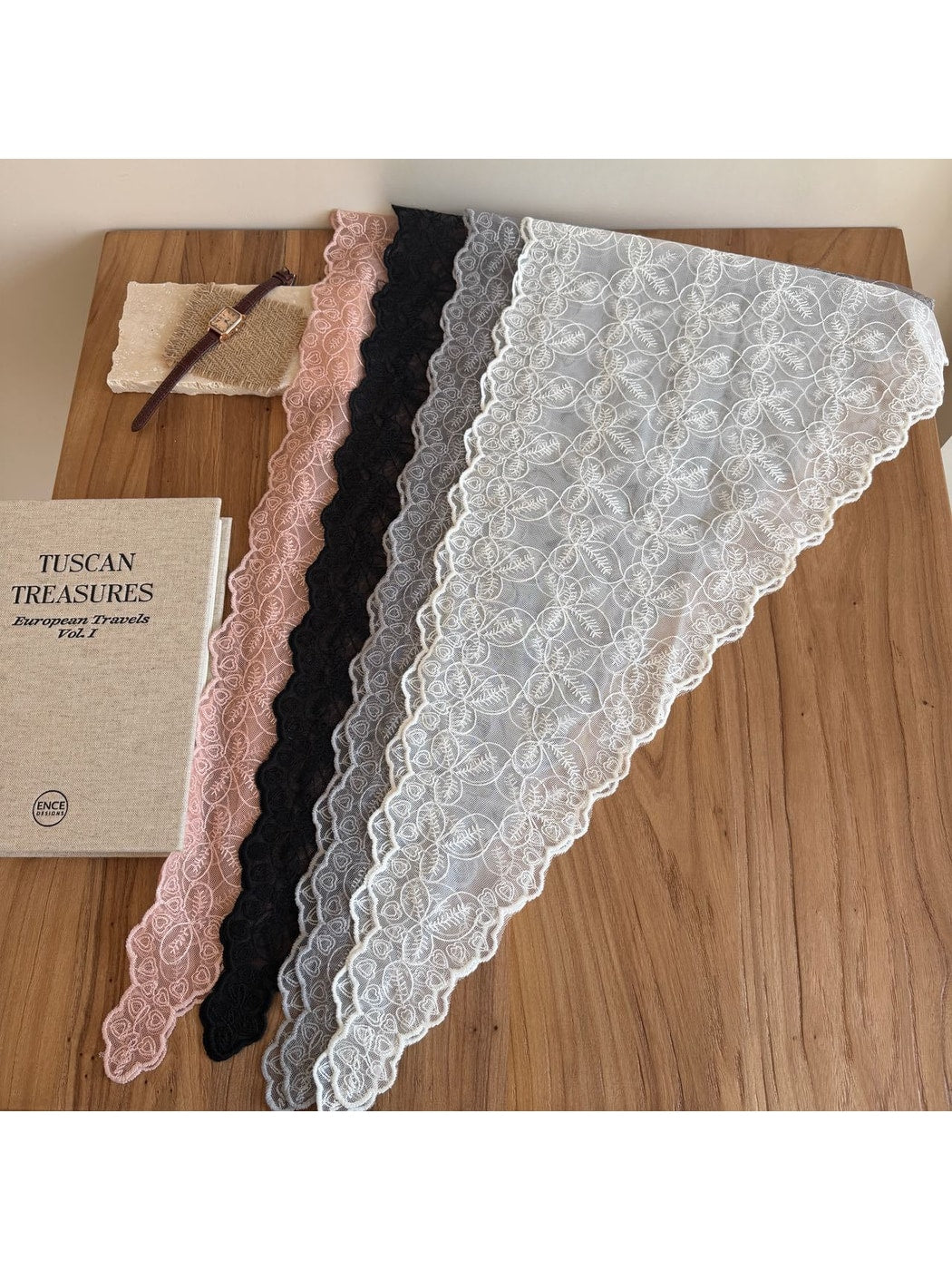 Scarvii - Scalloped Leaf Pattern Lace Bandana Scarf