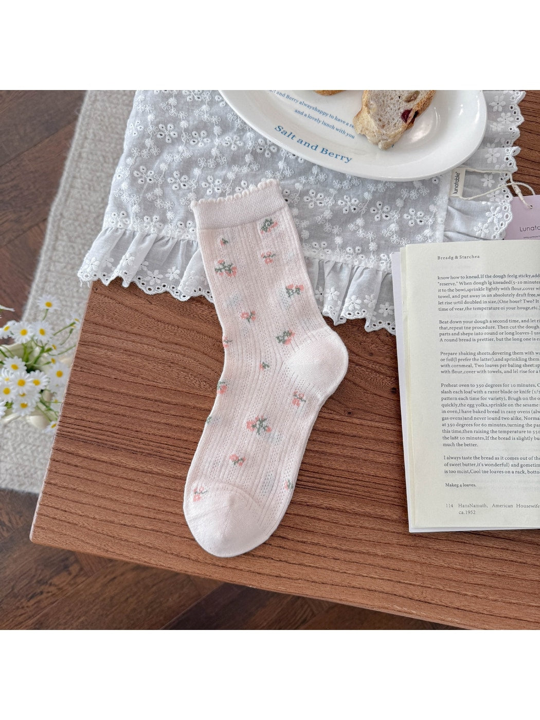 Rufia - Ditsy Floral Scalloped Trim Socks