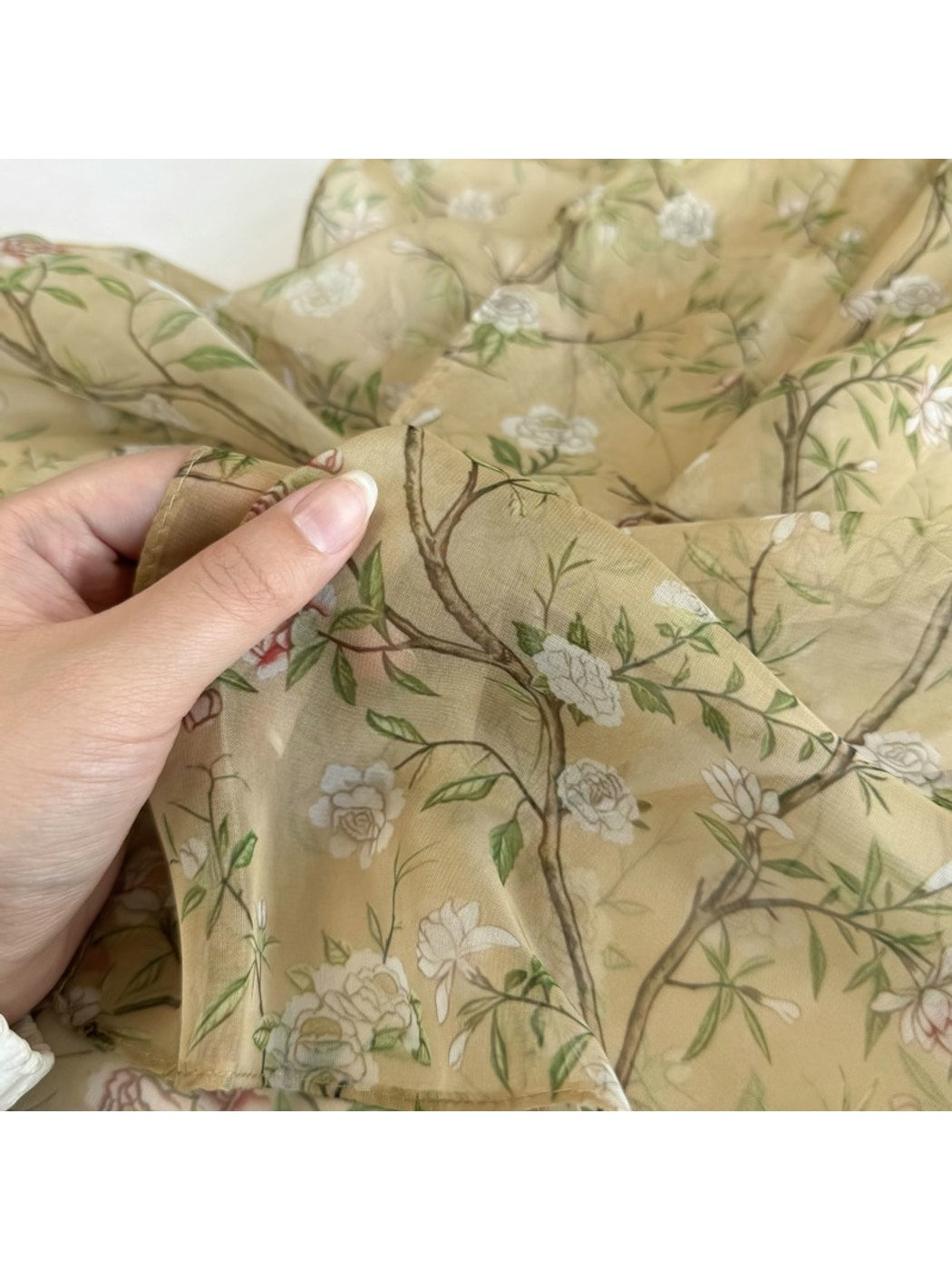 Scarvii - Retro Style Botanical Floral Scarf