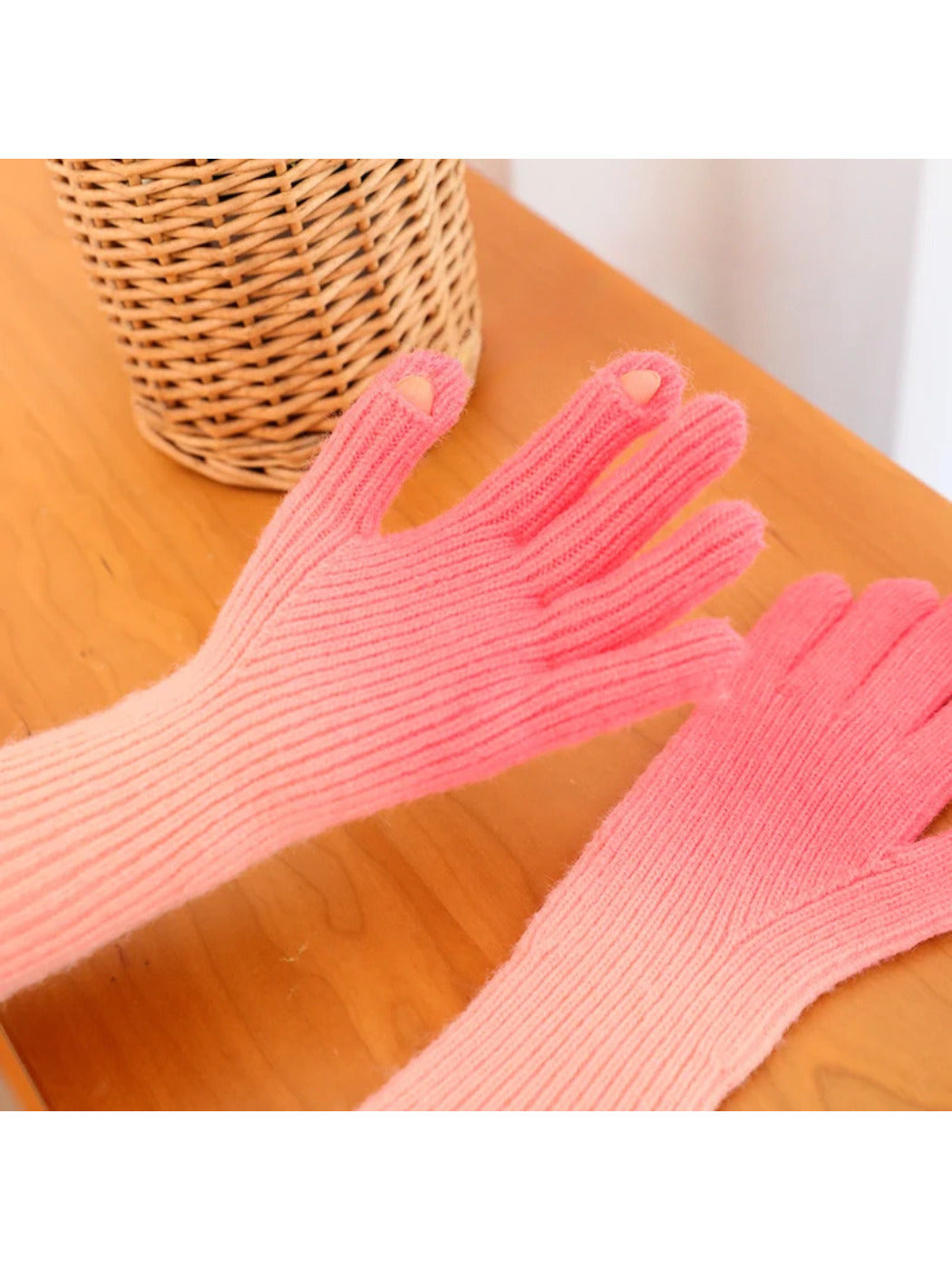 Gloving - Gradient Ribbed Knit Gloves