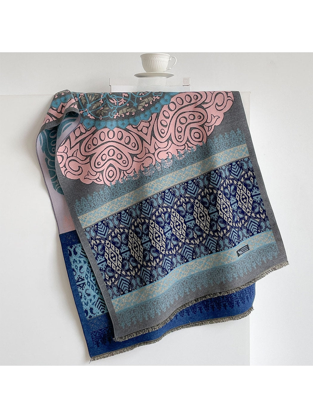Scarvii - Bright Geometric Print Tassels Wrap Scarf