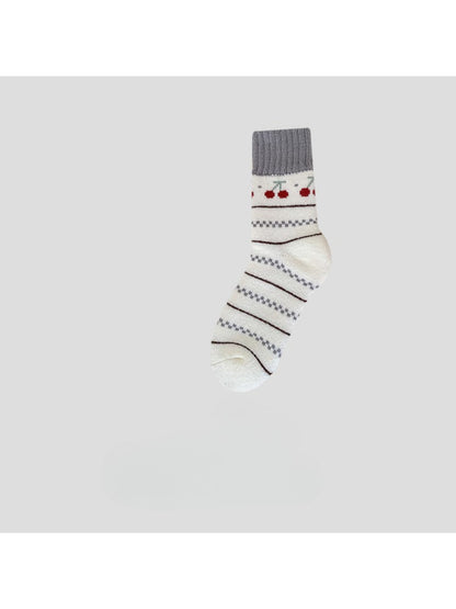 Rufia - White and Red Pattern Crew Socks