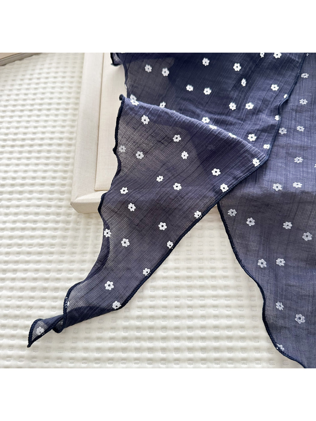 Scarvii - Ditsy Daisy Ruffle Edge Scarf