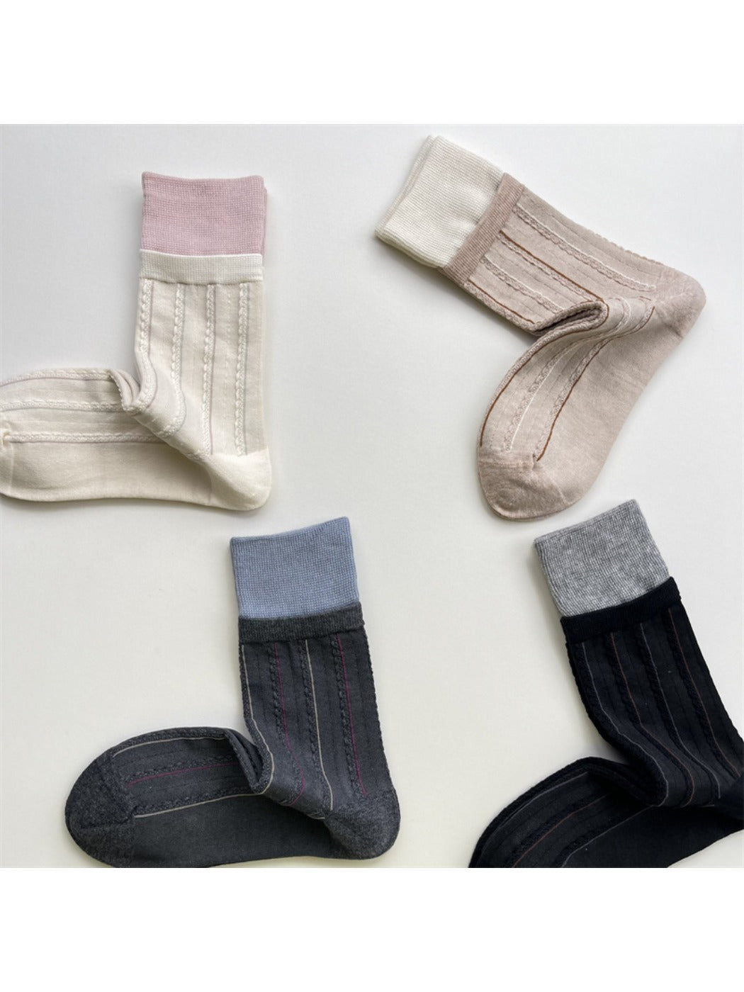 Rufia - Color-Block Mid-Calf Socks – Minimalist & Warm